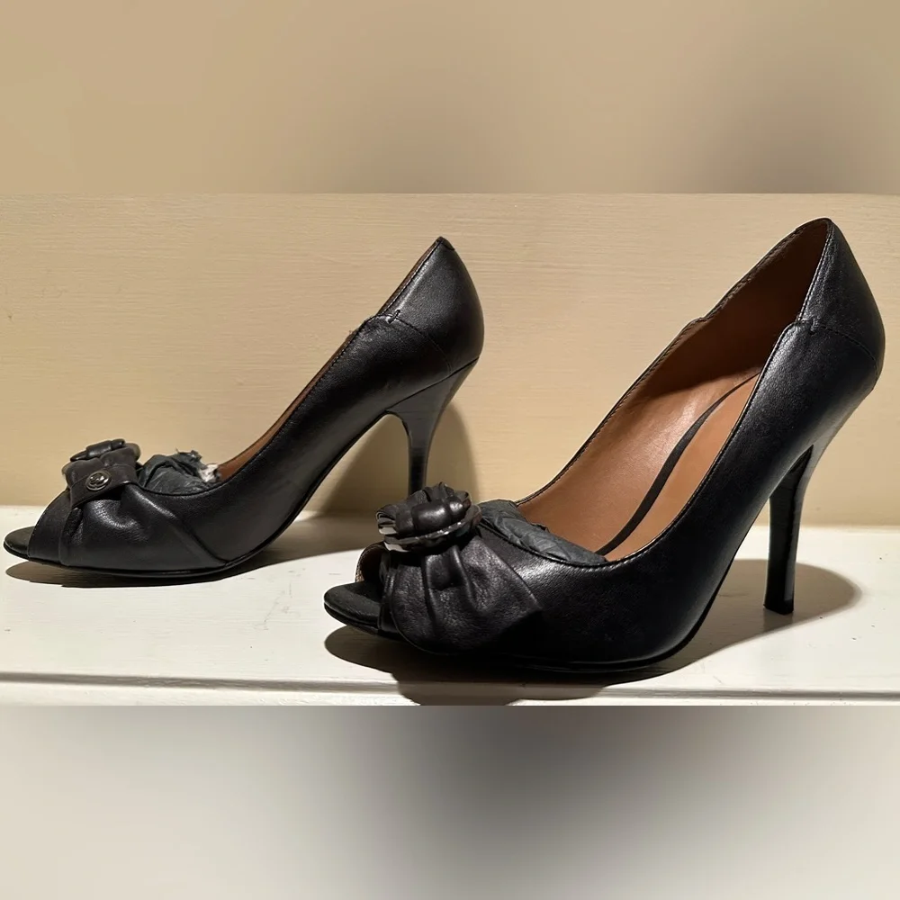Guess Black Leather Peep-Toe Buckle Pumps | Size 9